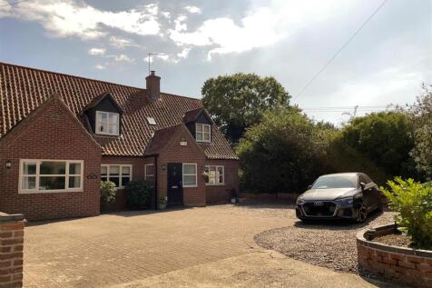 Mill Road, Beccles NR34 4 bed detached house for sale