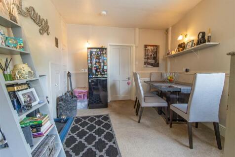 London Road, Halesworth IP19 1 bed cottage for sale