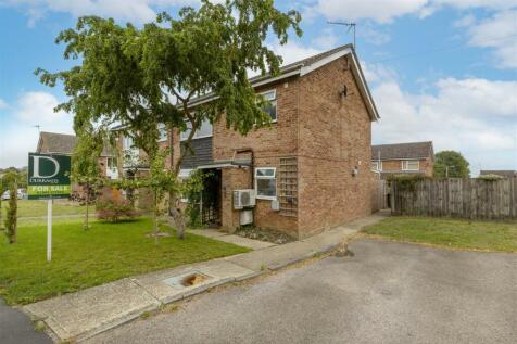 Lansbury Road, Halesworth IP19 3 bed semi