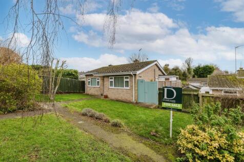 Park Road, Halesworth IP19 2 bed detached bungalow for sale