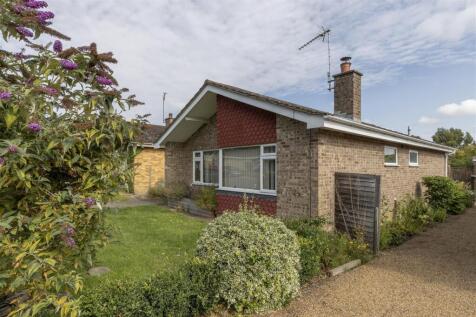 Highfield Road, Halesworth IP19 2 bed detached bungalow for sale