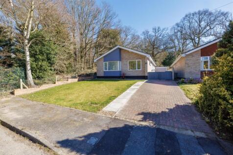 Lower Park Walk, Halesworth IP19 2 bed detached bungalow for sale