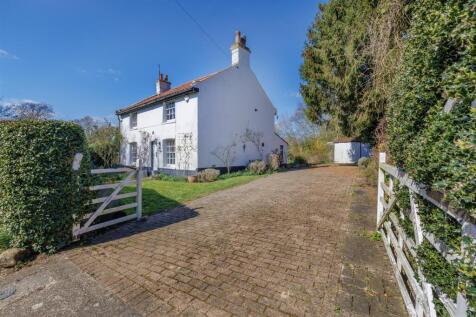 Halesworth IP19 3 bed detached house for sale