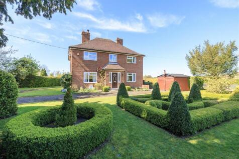 Long Lane, Heveningham Halesworth IP19 4 bed detached house for sale
