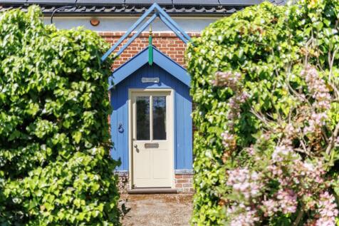 Blackheath Road, Halesworth IP19 2 bed end of terrace house for sale