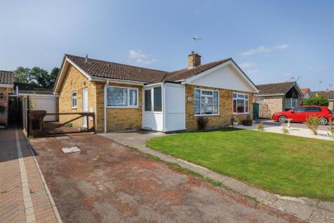 Babington Drive, Halesworth IP19 2 bed semi