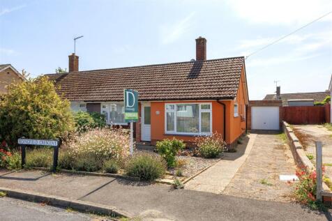 Bedingfield Crescent, Halesworth IP19 2 bed semi