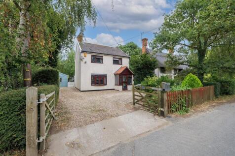 Halesworth IP19 2 bed detached house for sale