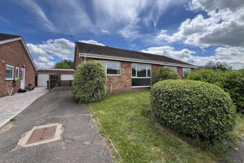 2 bedroom semi-detached bungalow for sale