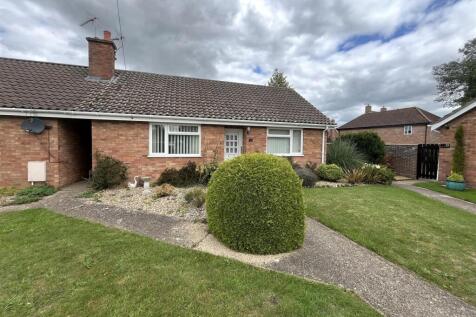 2 bedroom semi-detached bungalow for sale