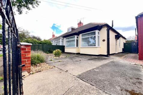 2 bedroom semi-detached bungalow for sale