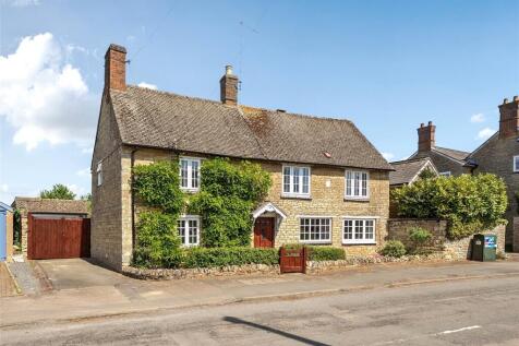High Street, Paulerspury, Towcester... 3 bed house for sale