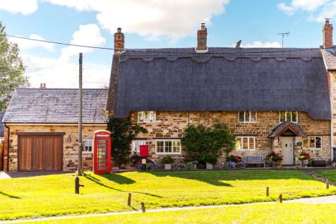 The Green, Abthorpe, Towcester... 5 bed cottage for sale