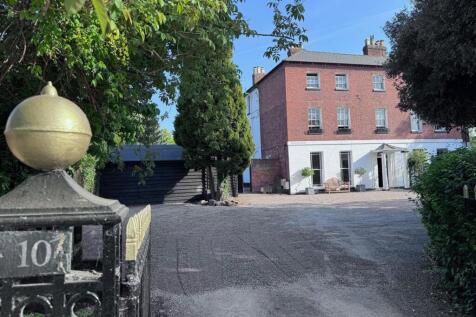 5 bedroom semi-detached house for sale