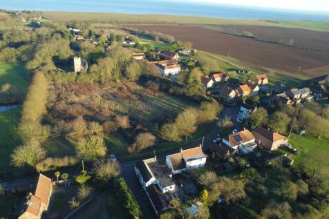 Holmpton, East Yorkshire 4 bed detached house for sale