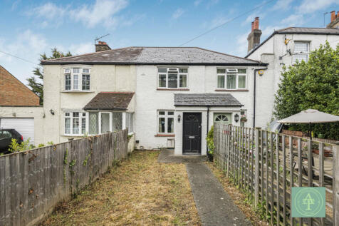 The Wells, London, N14 2 bed cottage for sale