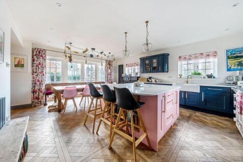 4 bedroom semi-detached house for sale
