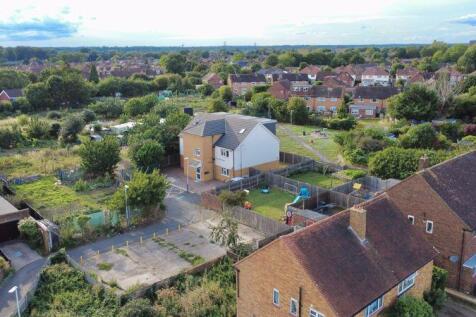 St. Peters Road, Uxbridge UB8 10 bed block of apartments for sale