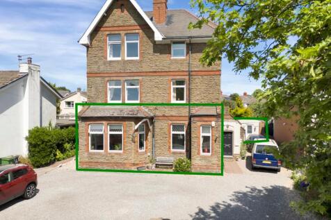 3 bedroom ground floor flat for sale