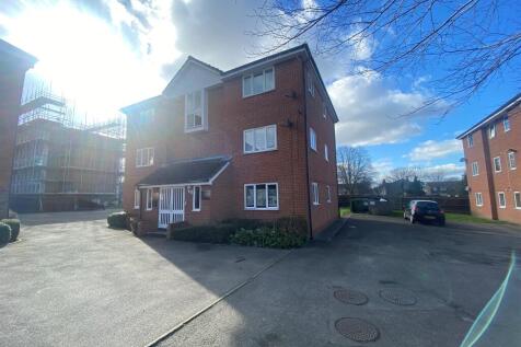 2 bedroom ground floor flat for sale