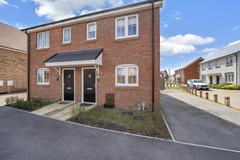 Simpson Way, Bury St Edmunds 2 bed semi
