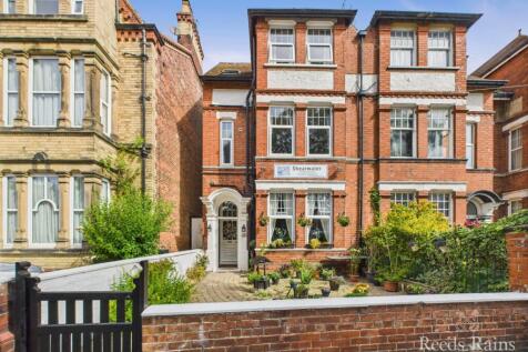Vernon Road, East Yorkshire YO15 9 bed end of terrace house for sale