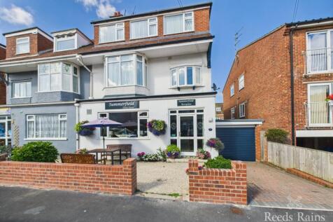 Summerfield Road, Bridlington YO15 11 bed semi