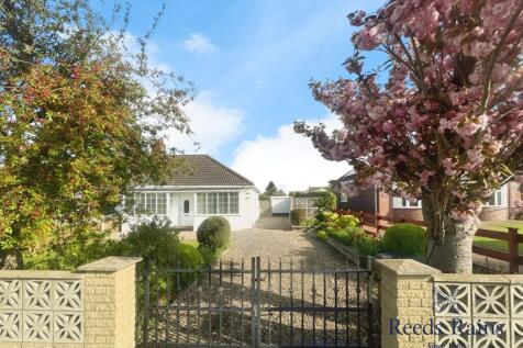 Main Road, Hull HU11 2 bed bungalow for sale
