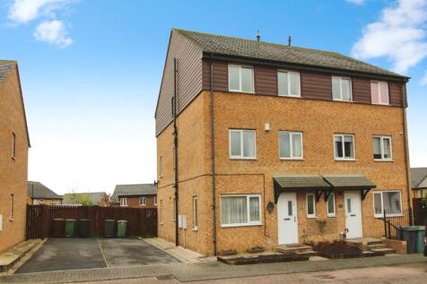 4 bedroom semi-detached house for sale