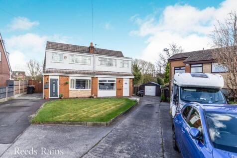 Lowther Crescent, Lancashire PR26 3 bed semi
