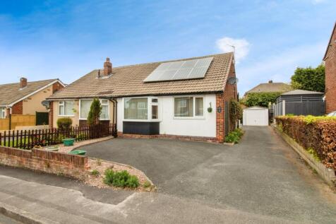 Manor Road, Batley WF17 2 bed bungalow for sale