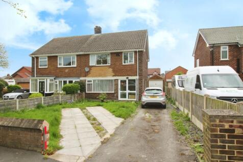 Kingsway Close, West Yorkshire WF5 3 bed semi