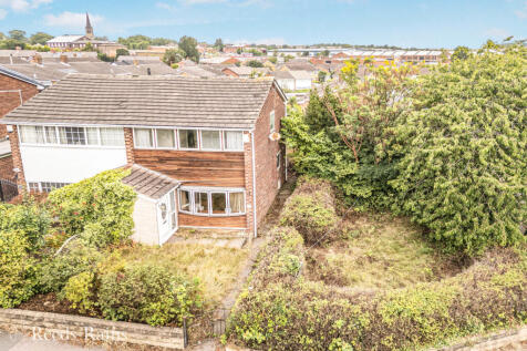 Towngate, West Yorkshire WF5 3 bed semi