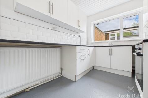 Cheveley Park Shopping Centre, Durham... 2 bed apartment for sale