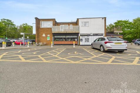 Cheveley Park Shopping Centre, Durham... 2 bed apartment for sale