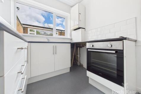 Cheveley Park Shopping Centre, Durham... 2 bed apartment for sale