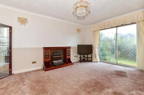 2 bedroom semi-detached bungalow for sale
