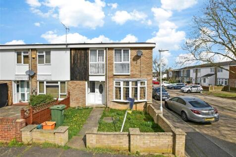3 bedroom end of terrace house for sale