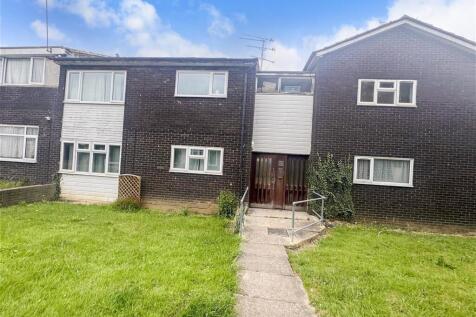 2 bedroom ground floor flat for sale