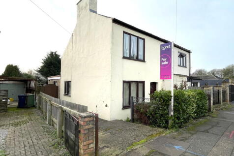 2 bedroom semi-detached house for sale