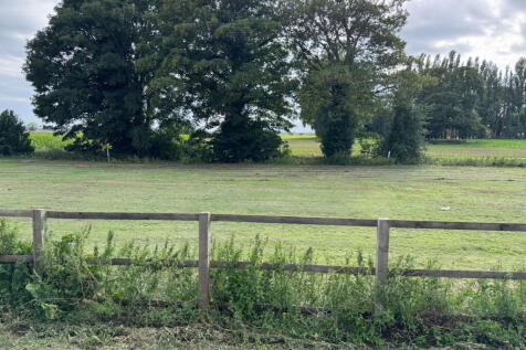 High Road,Tholomas... Plot for sale