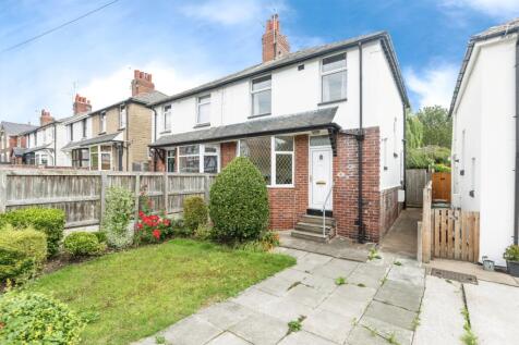Carleton Road, West Yorkshire WF8 3 bed semi