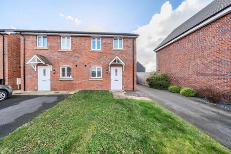 2 bedroom semi-detached house for sale