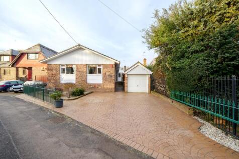 Friary Island,  Wraysbury,  TW19 3 bed detached bungalow for sale