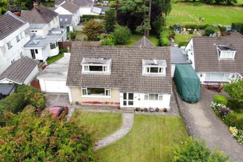 4 bedroom detached bungalow for sale