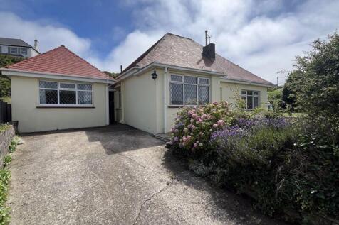 4 bedroom detached bungalow for sale