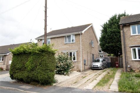 2 bedroom semi-detached house for sale