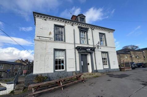 Detached house for sale