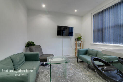 5 bedroom terraced house for sale