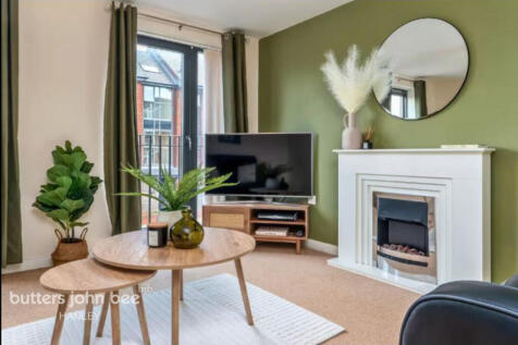4 bedroom end of terrace house for sale